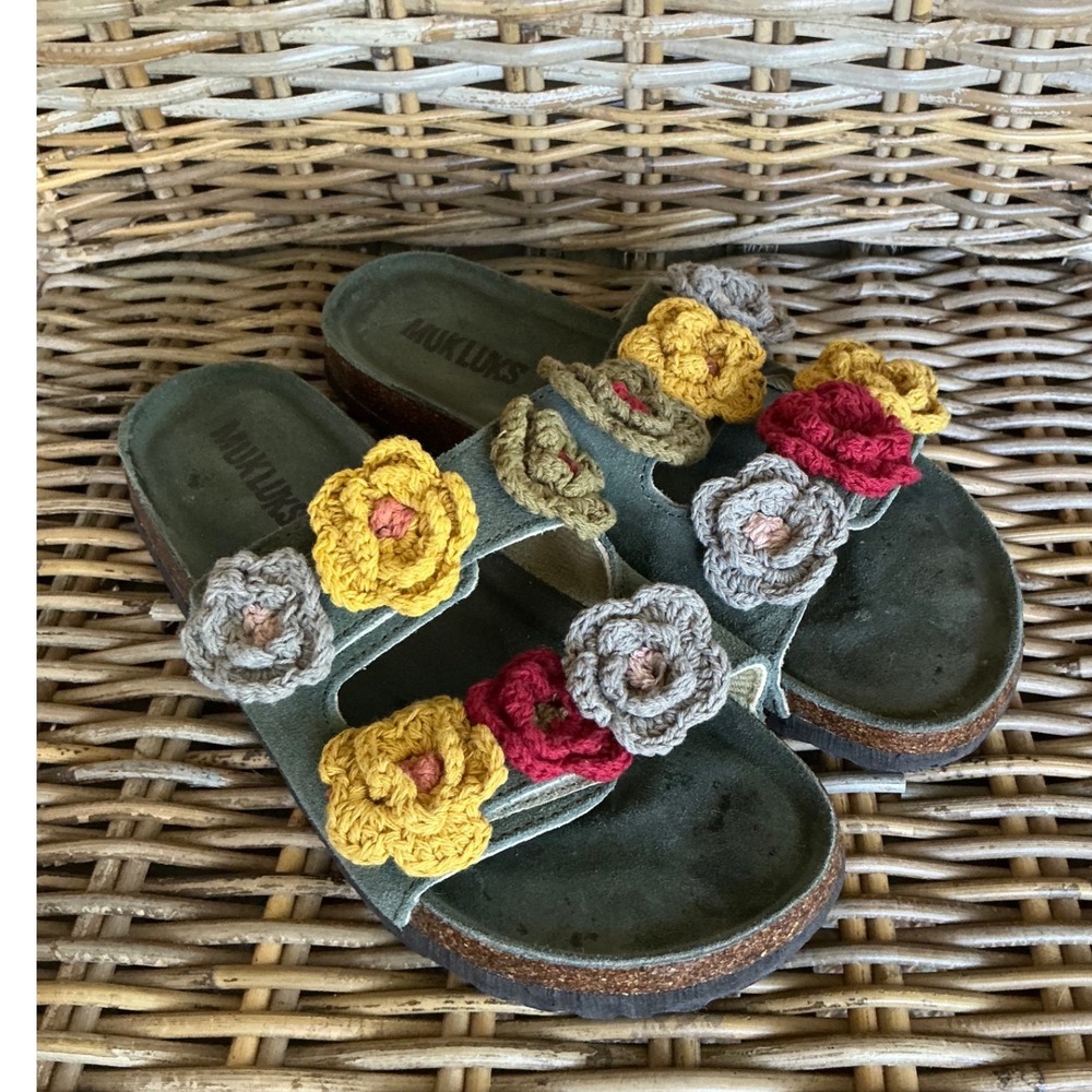 Muk Luks Sage Green Crochet Flower Cork Footbed Slide Sandals Womens